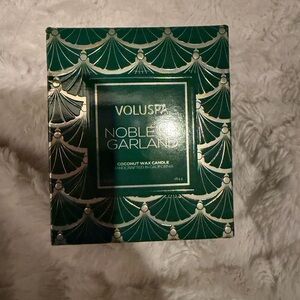 Voluspa Noble Fir Garland Candle